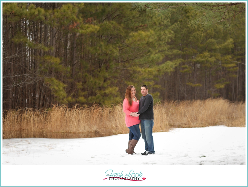 engagement photos in the snow