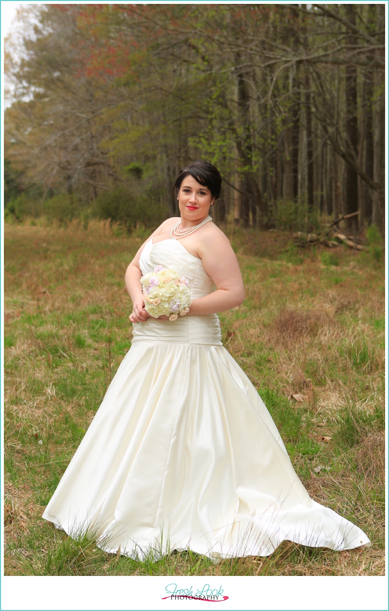 Beautifully Classic Bridal Portraits | Miss Meghan - JudithsFreshLook.com