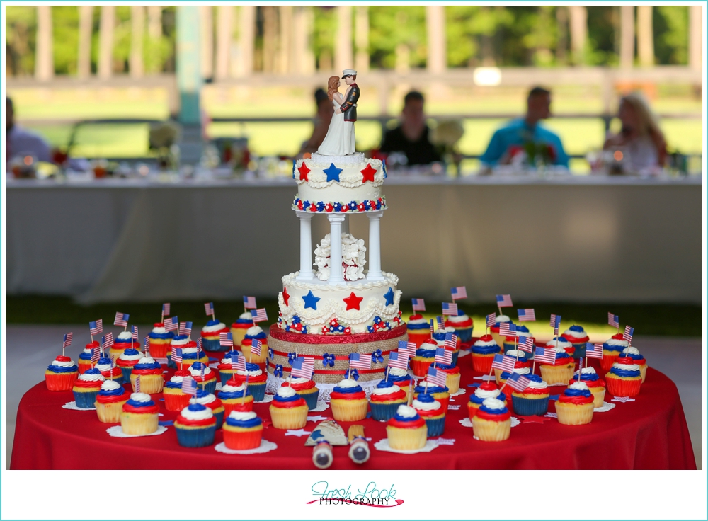 patriotic wedding cupcakes