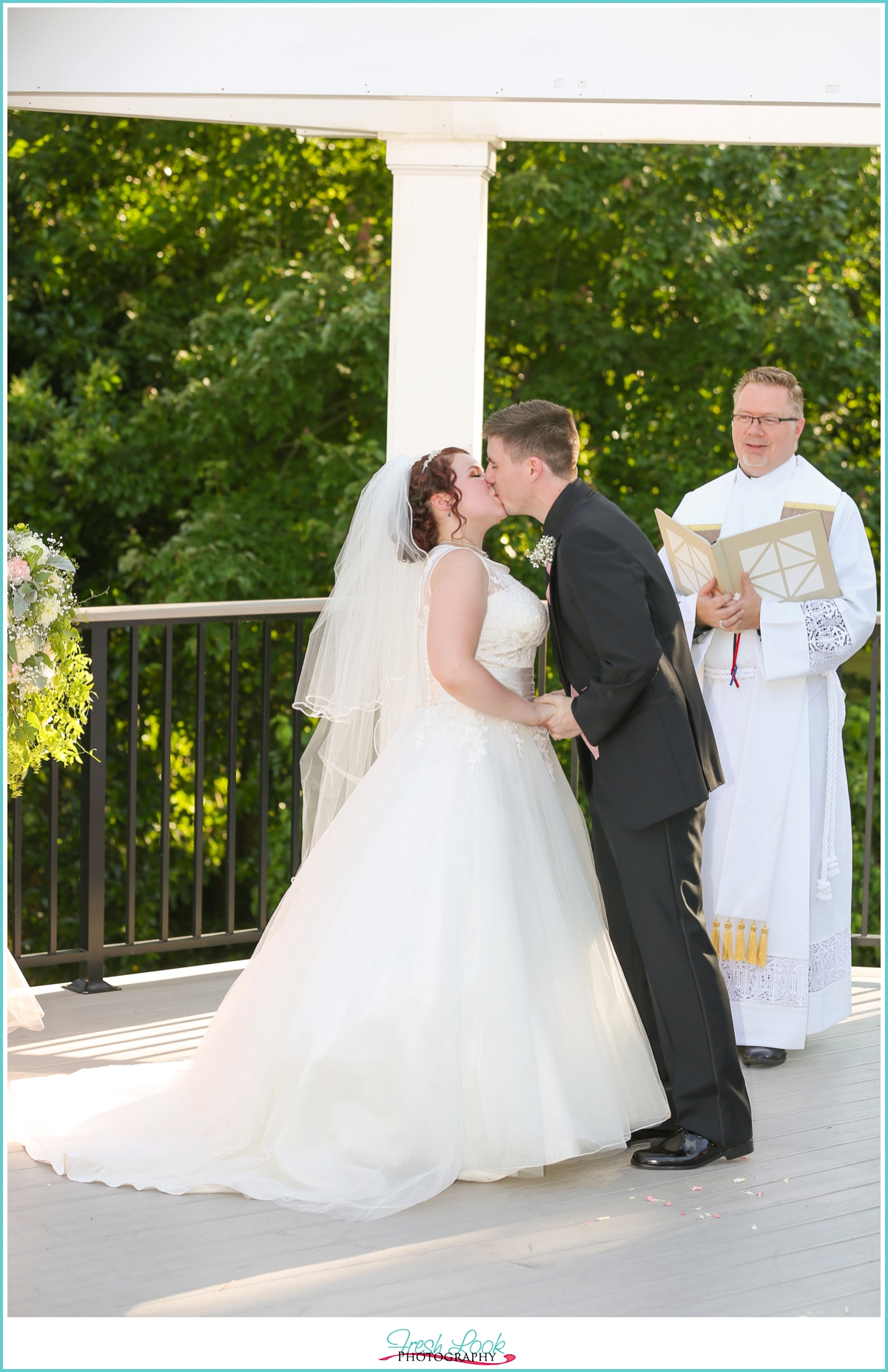 wedding day kiss