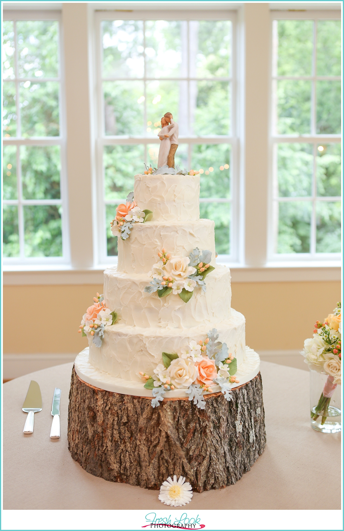 4 tier wedding cake