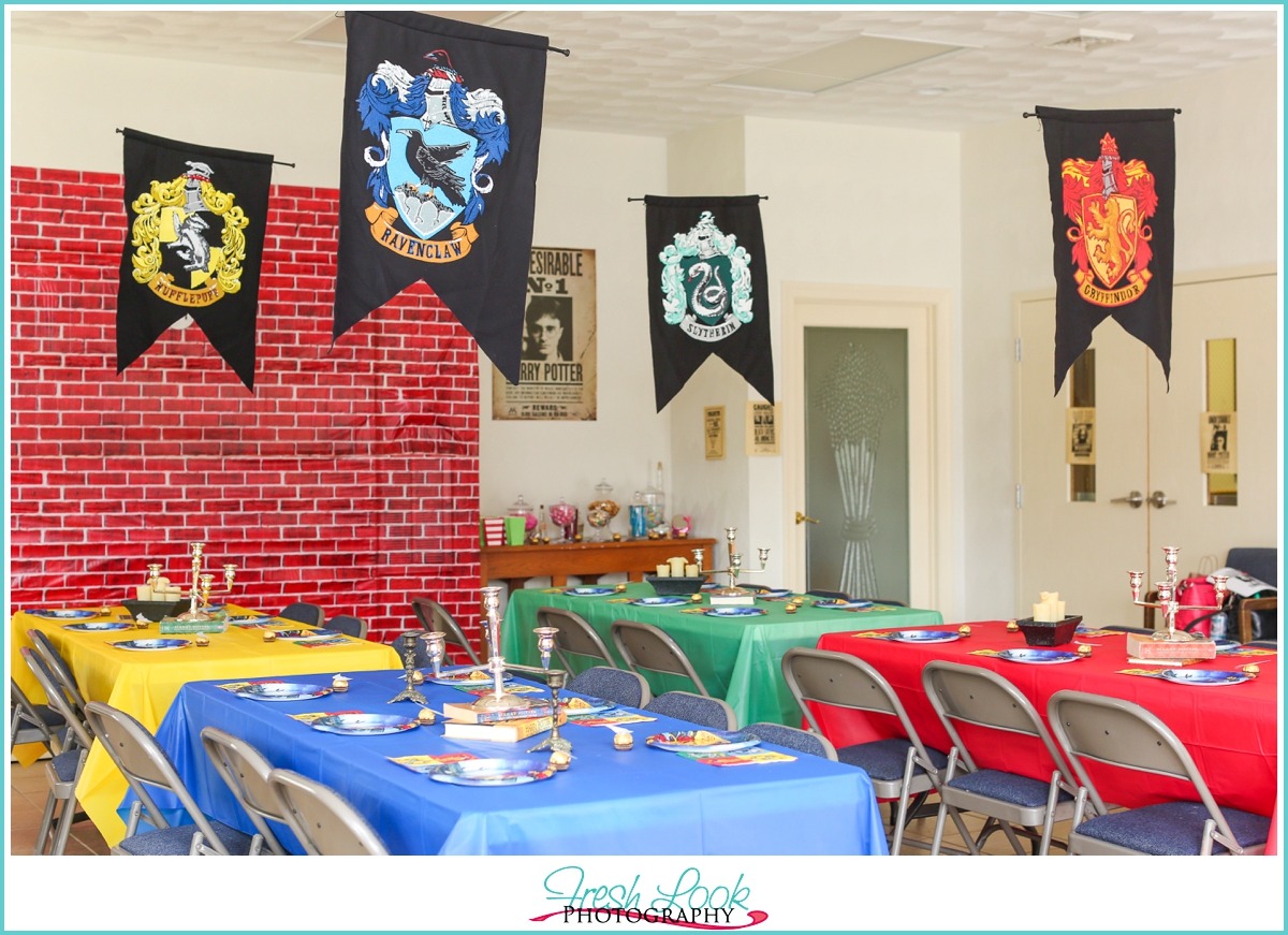 Hogwarts houses table settings