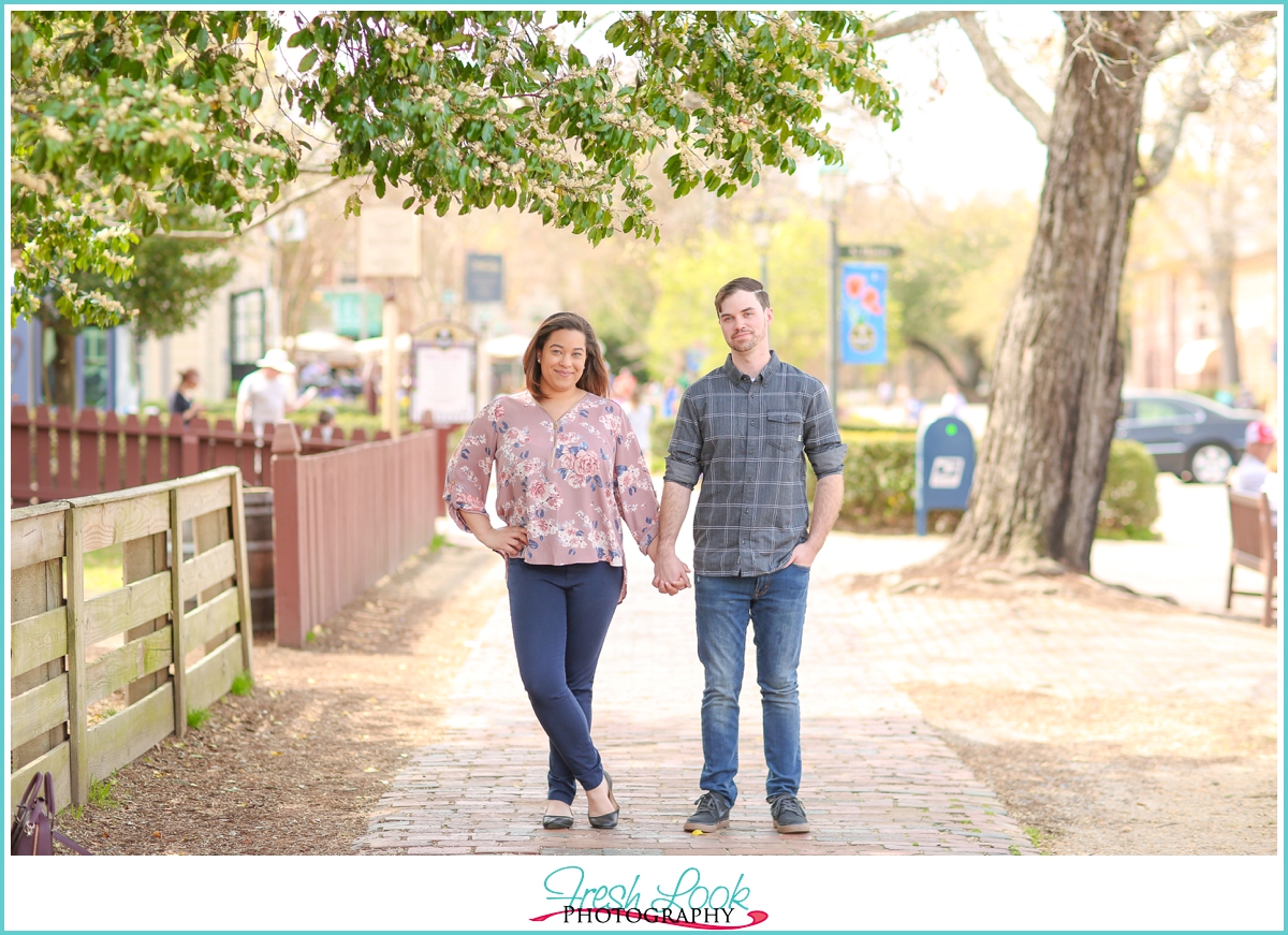 historic williamsburg engagement session