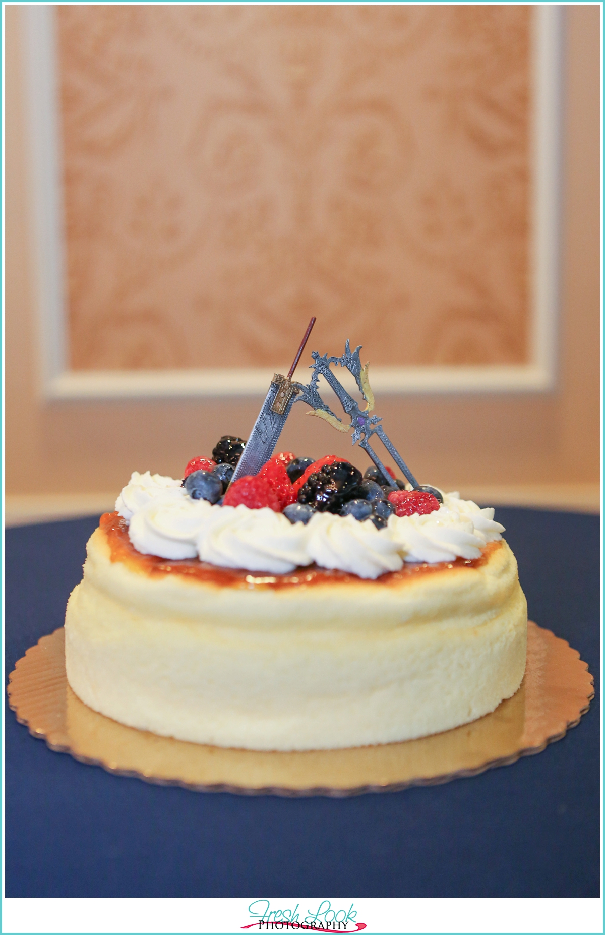 bride and groom cake