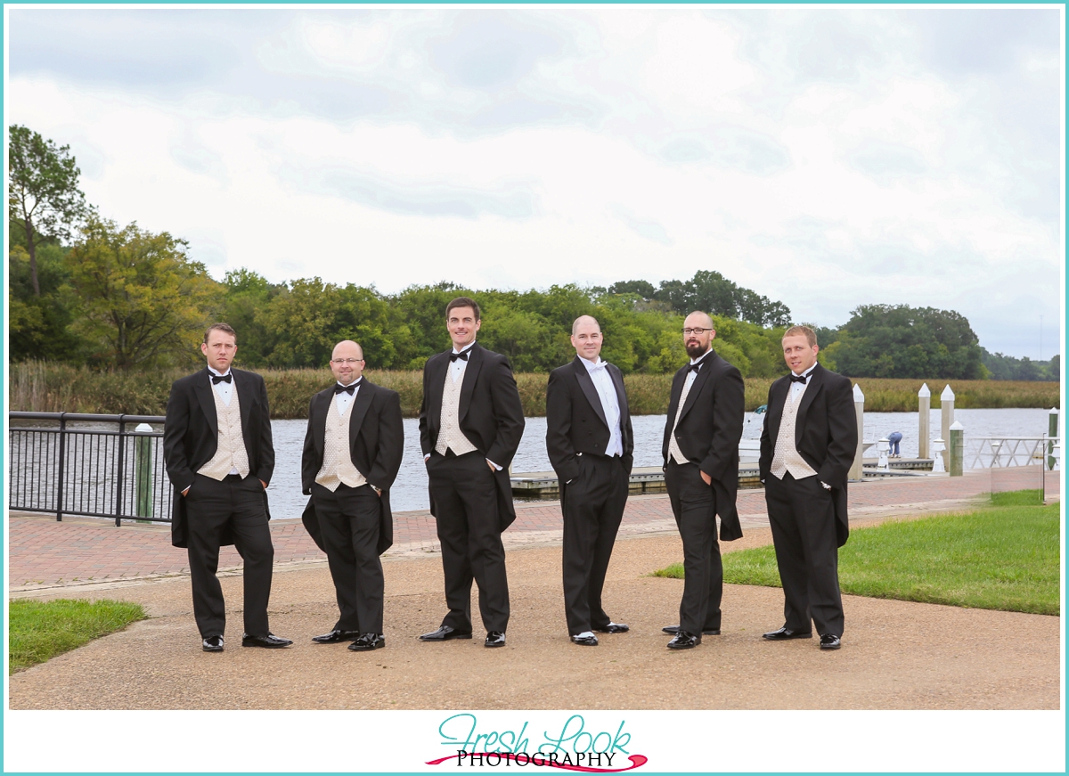 handsome groomsmen poses