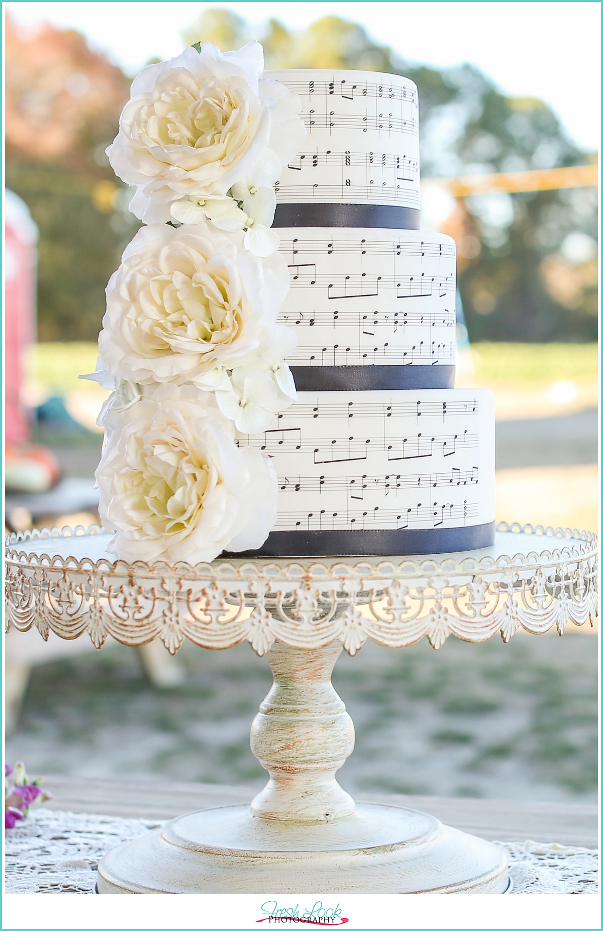 musical themed wedding cake