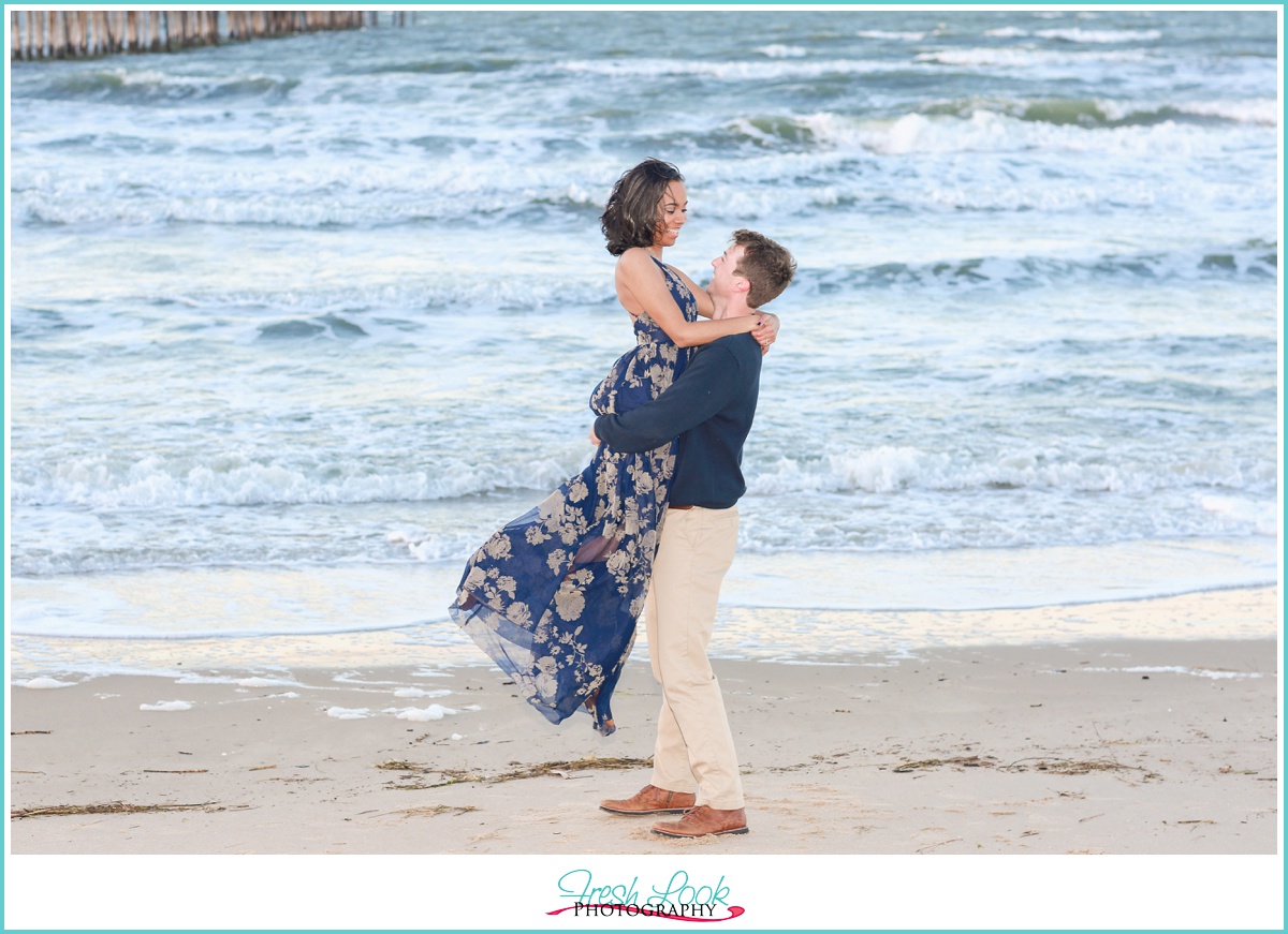 sweet engagement photos in Virginia Beach