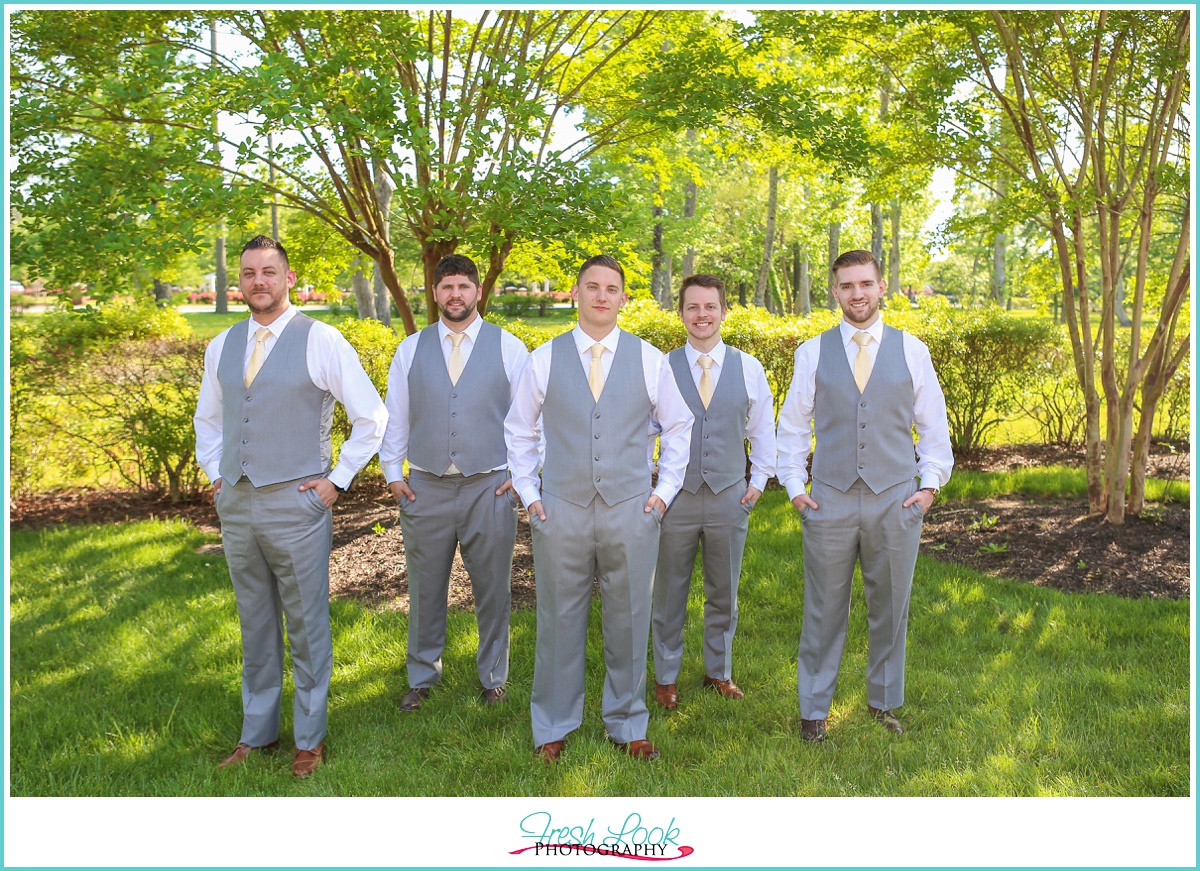 handsome groomsmen posing ideas