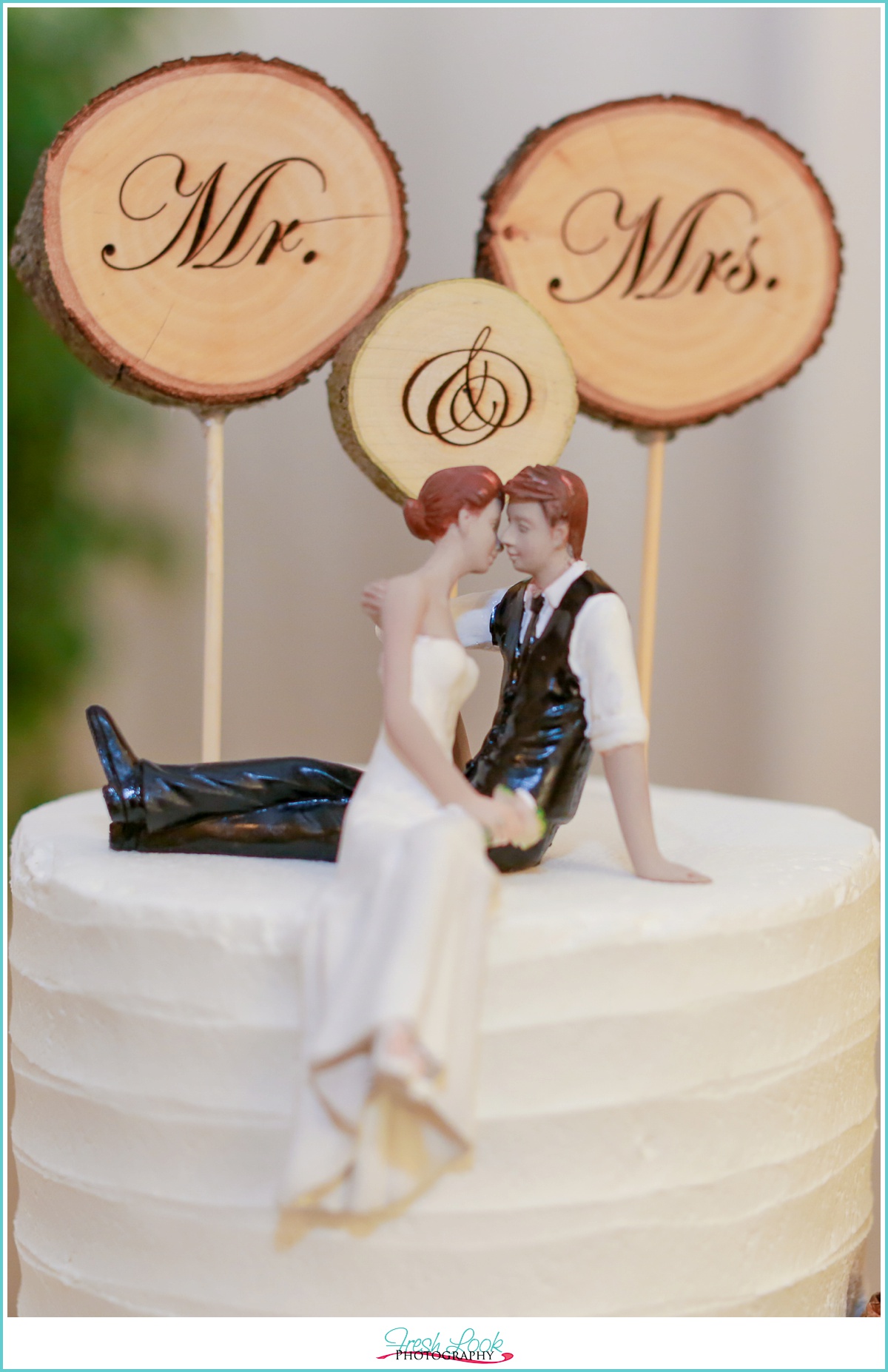 Mr and Mrs cake topper sign