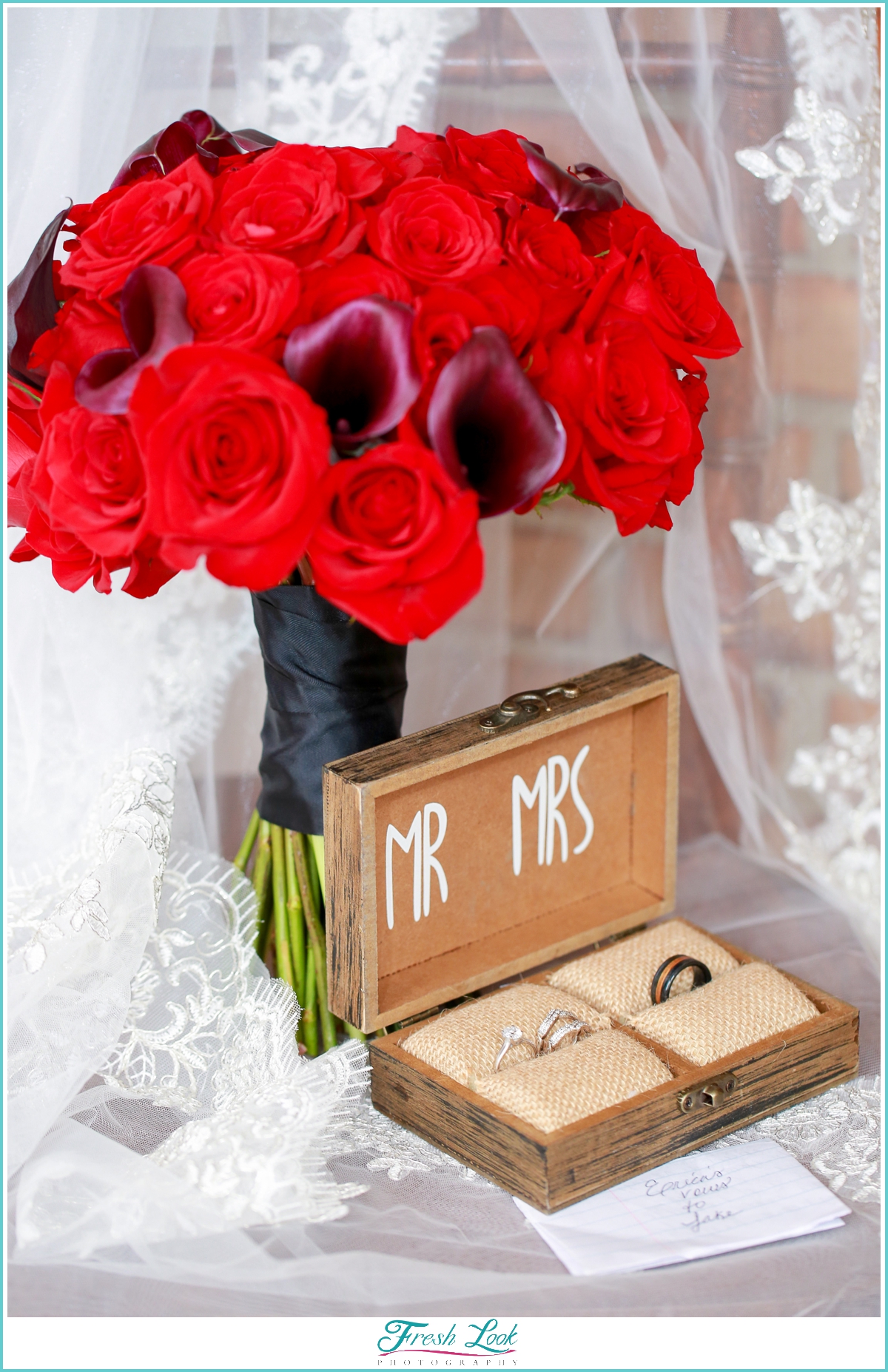 Mr and Mrs ring box