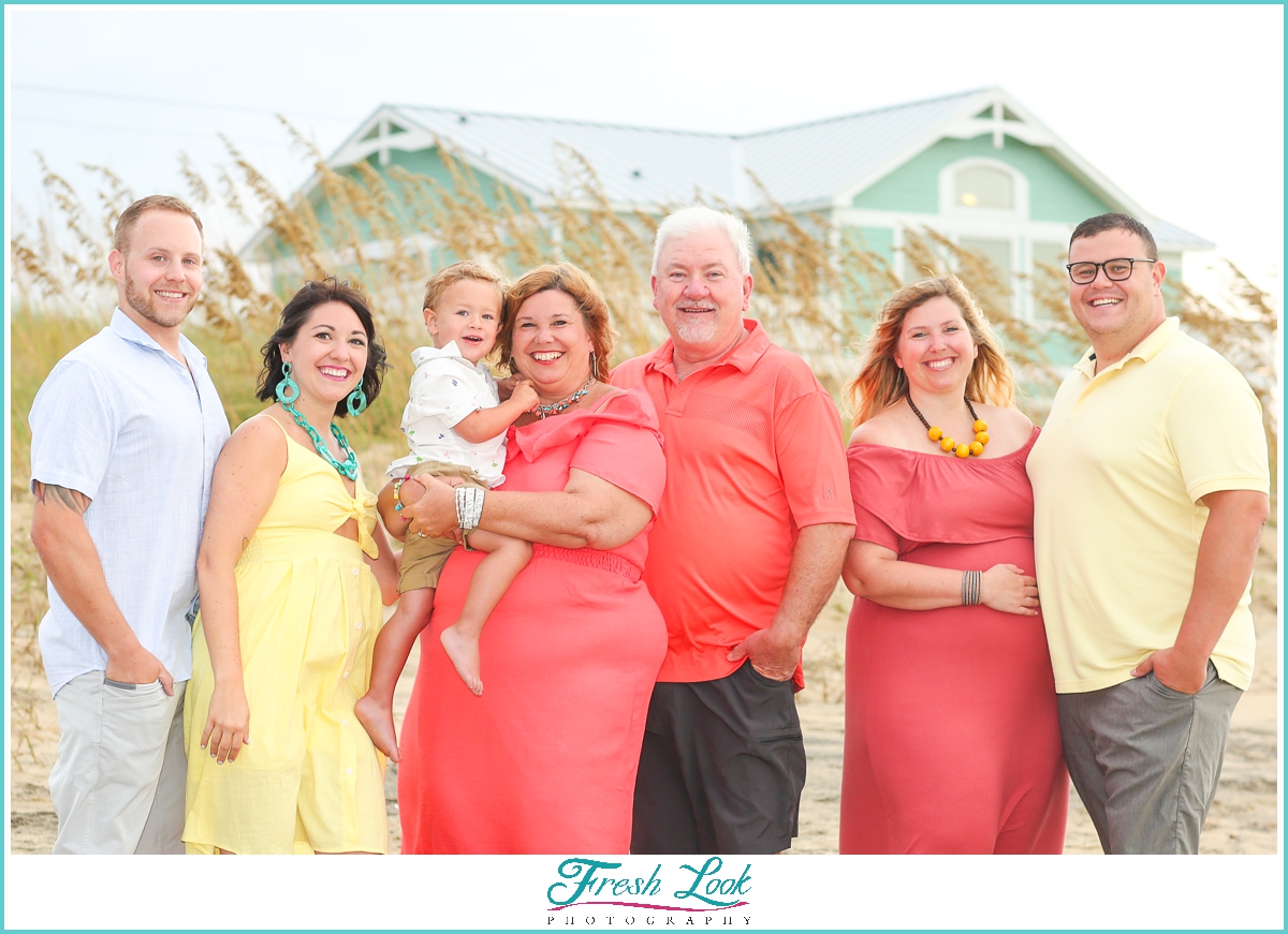 big family photoshoot on the beach