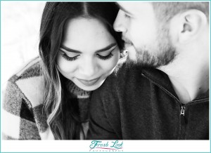 black and white engagement photos