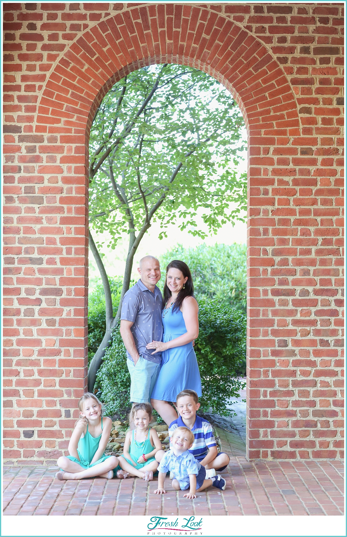 outdoor family posing ideas