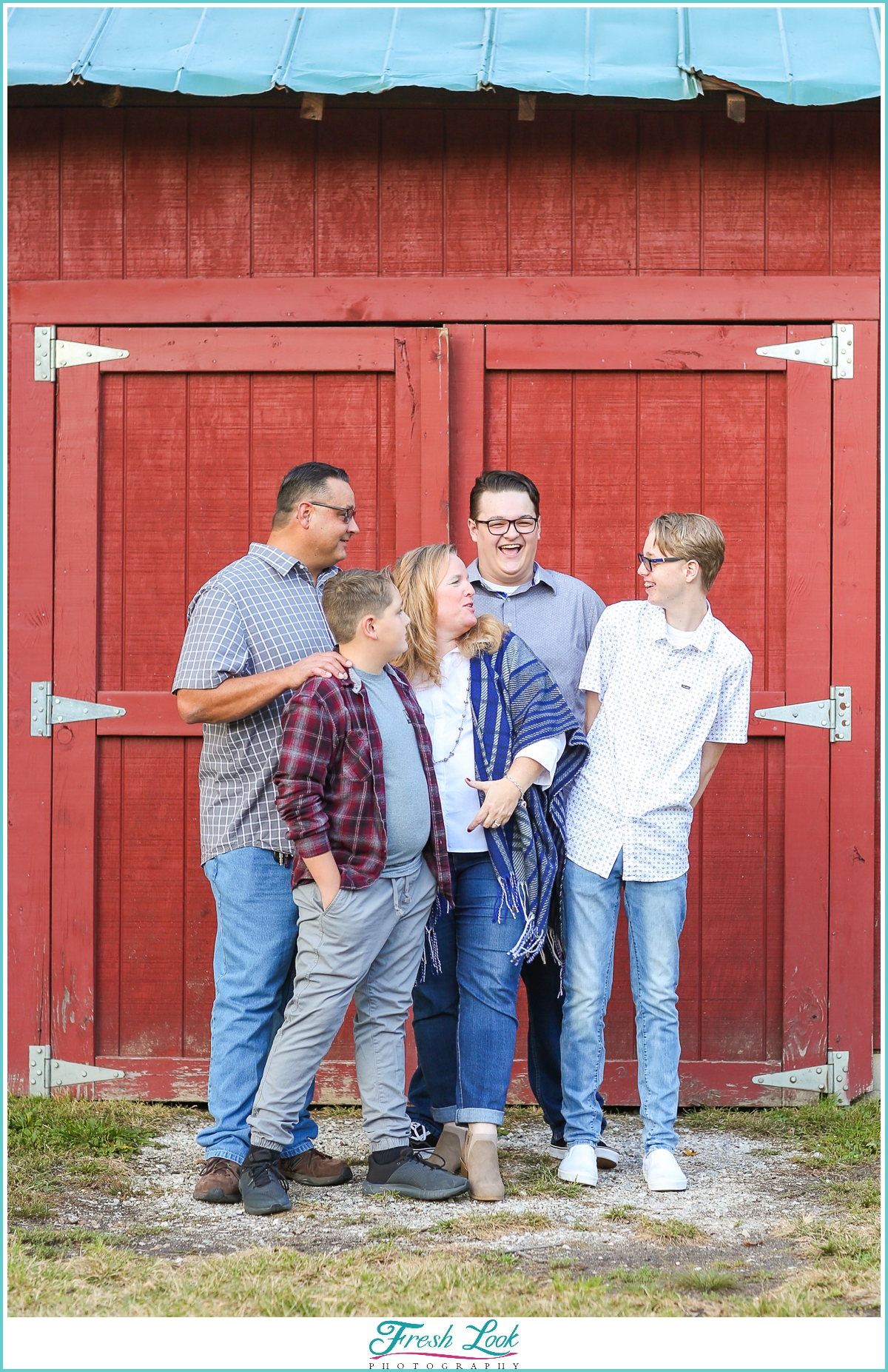 fun country family photoshoot