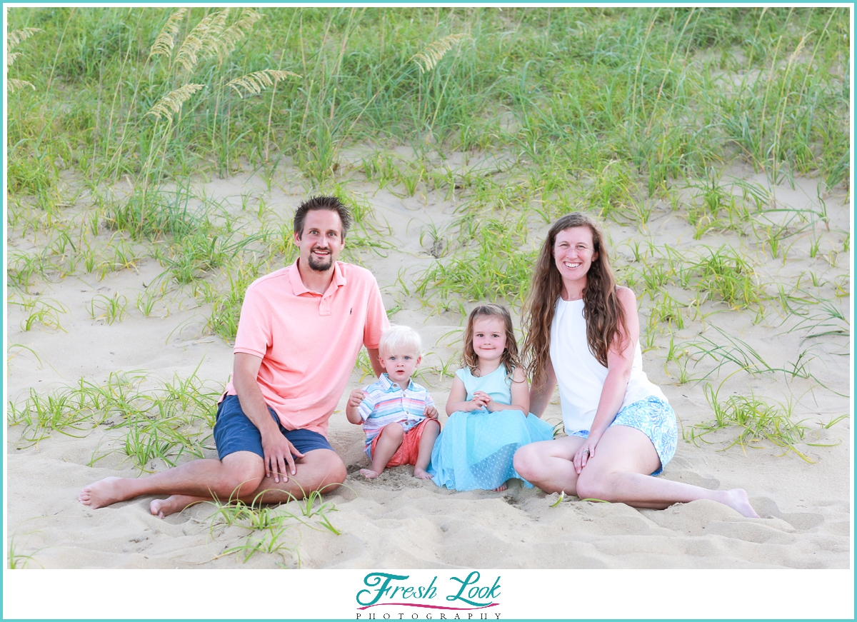 beach family photos on the dunes