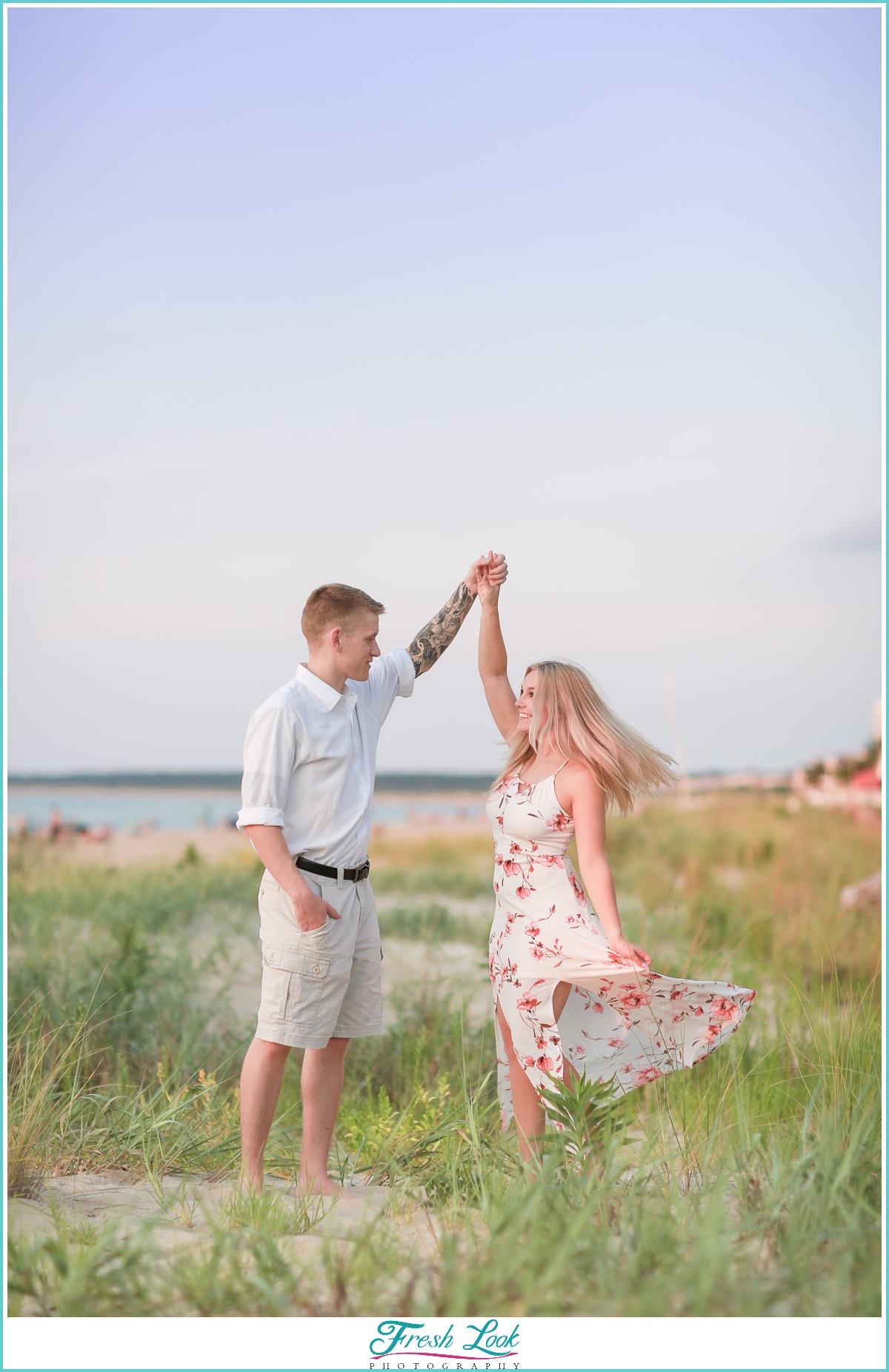 beach engagement photo ideas