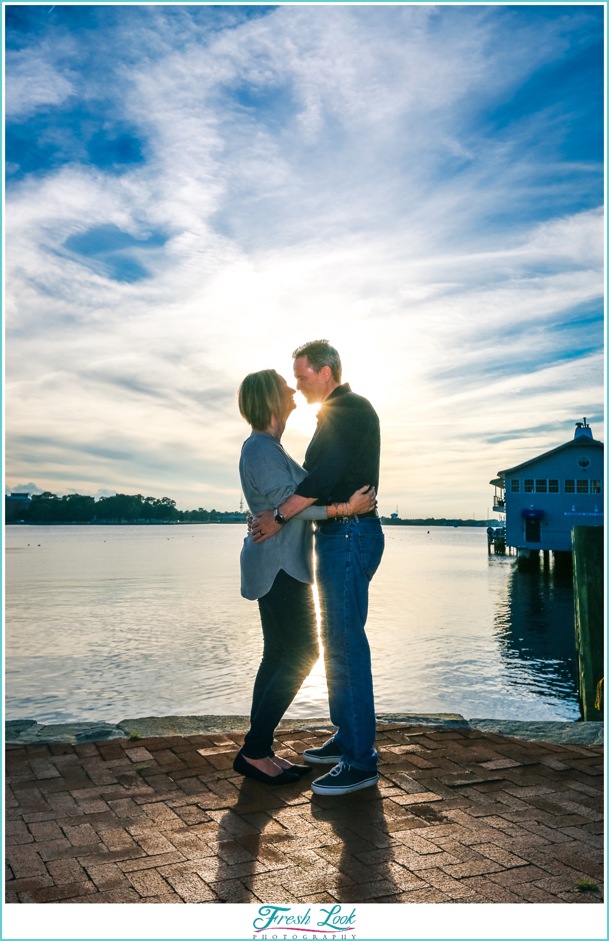 romantic couples photo by the water