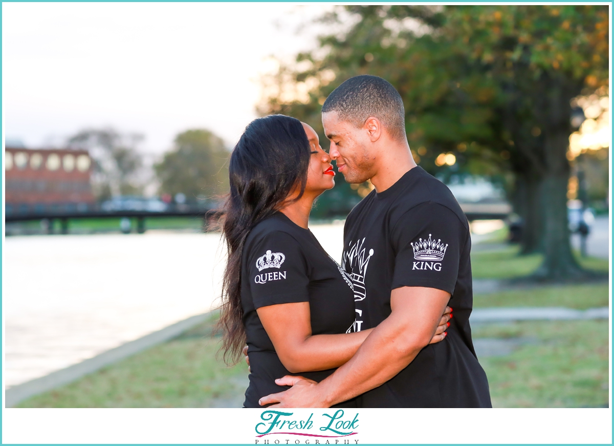 Romantic Norfolk engagement portraits 