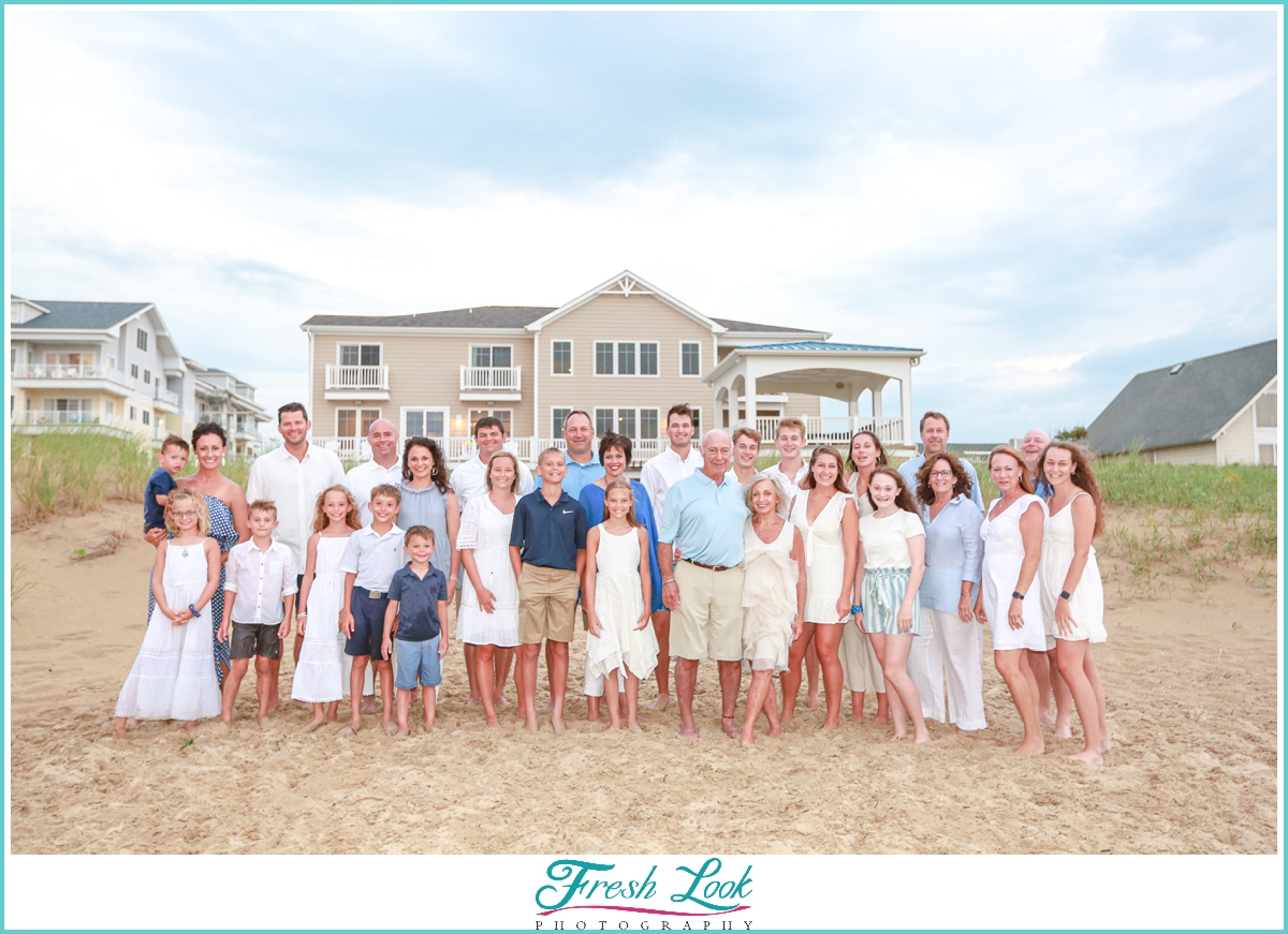 big family photoshoot on the beach