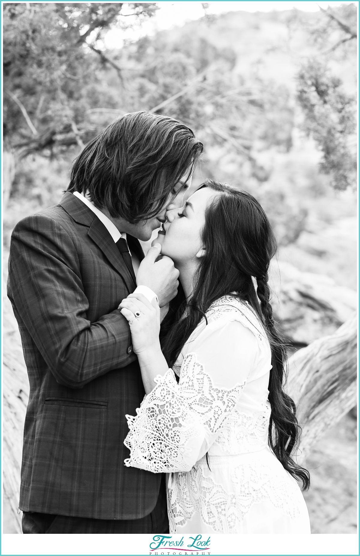 black and white elopement photograpgher