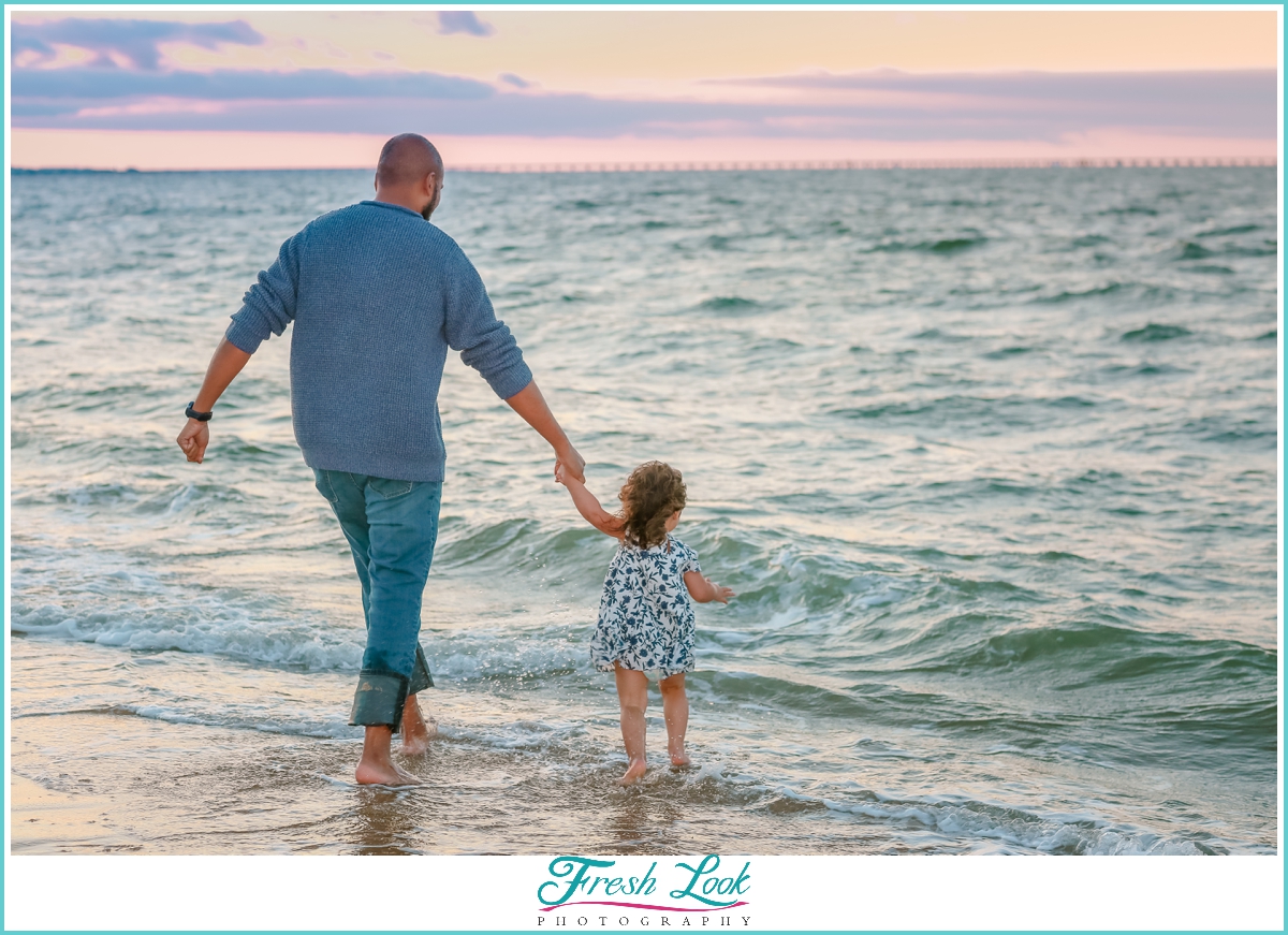 father and daughter beach photoshoot