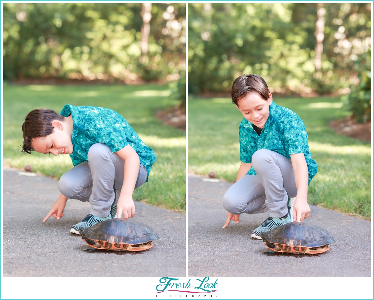 Playing with a turtle photoshoot