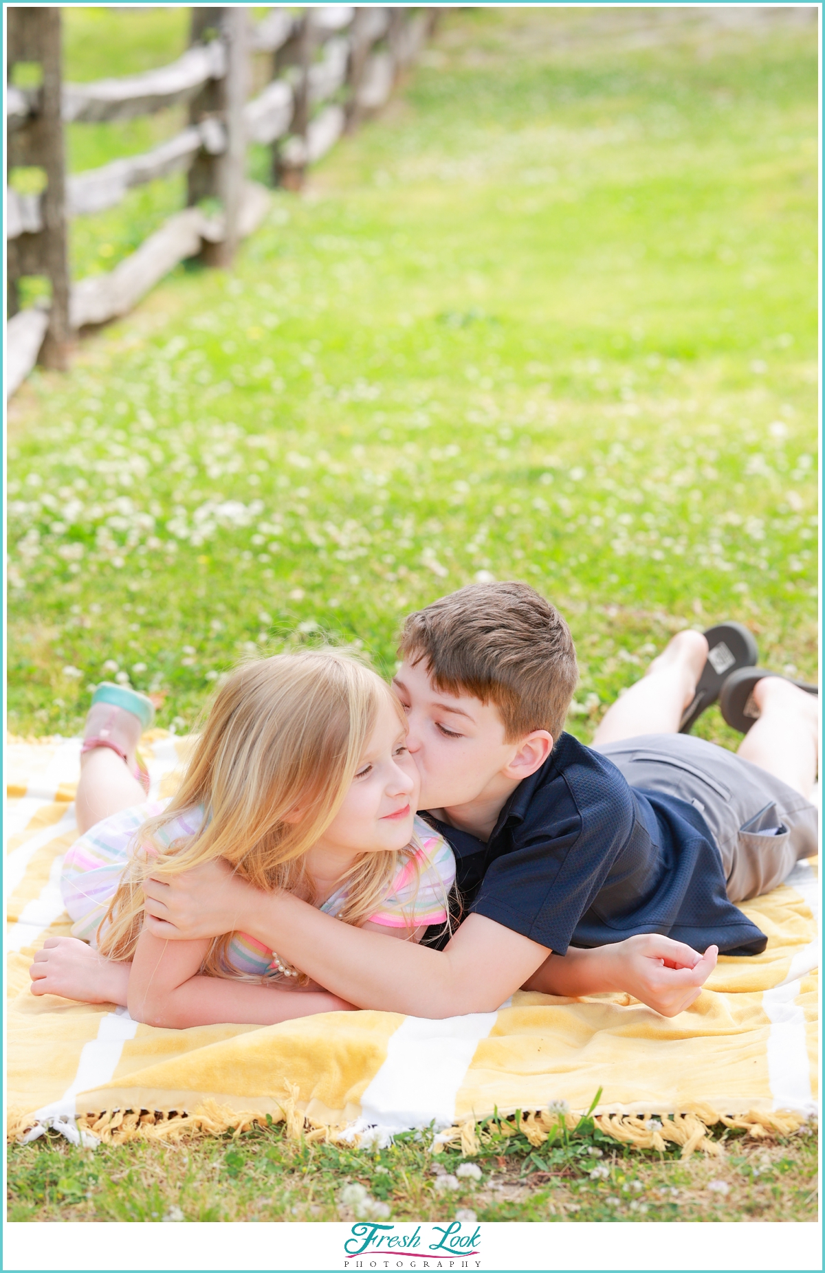 sibling photoshoot in Williamsburg Virginia 