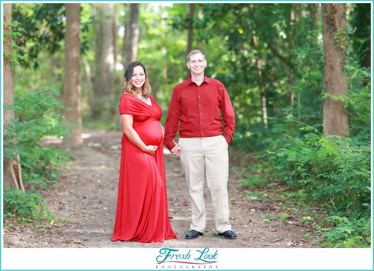 woodsy Virginia Beach maternity photoshoot