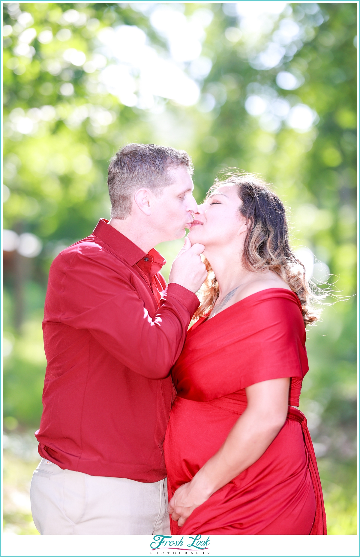 romantic maternity photoshoot in the woods