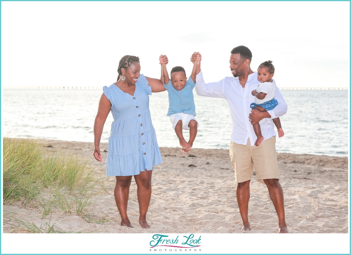 fun beach family photos