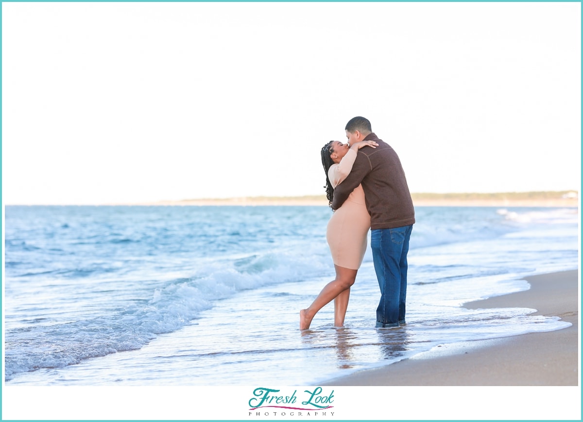 Sunset engagement photoshoot on the beach