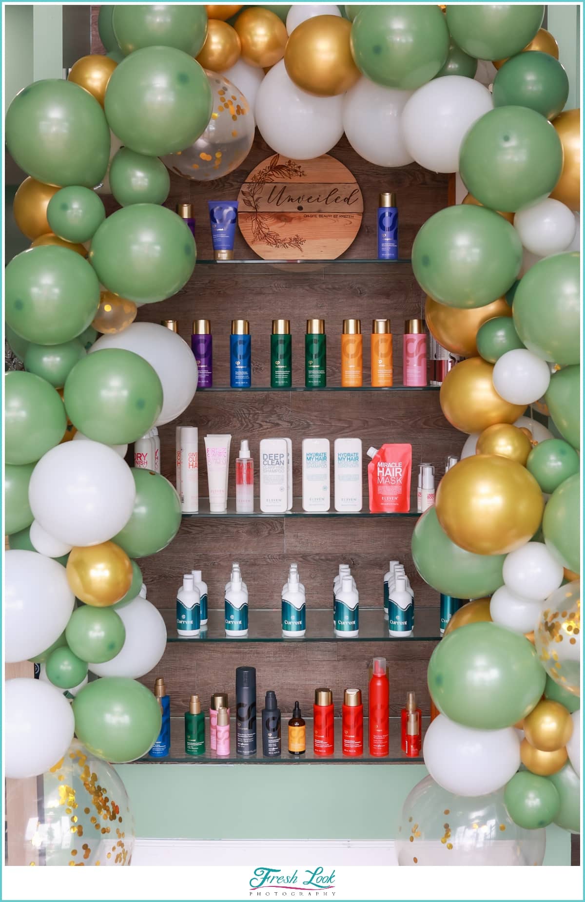 Green and gold salon decor ideas