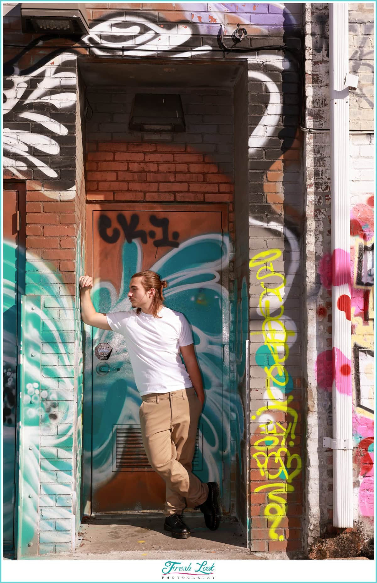 Fresh Look Photography_Neon District Senior Photography_0008 Street Murals in Downtown Norfolk