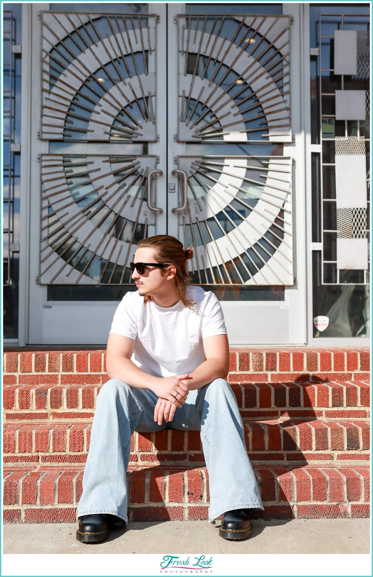 Fresh Look Photography_Neon District Senior Photography_0010 Urban Senior Photoshoot