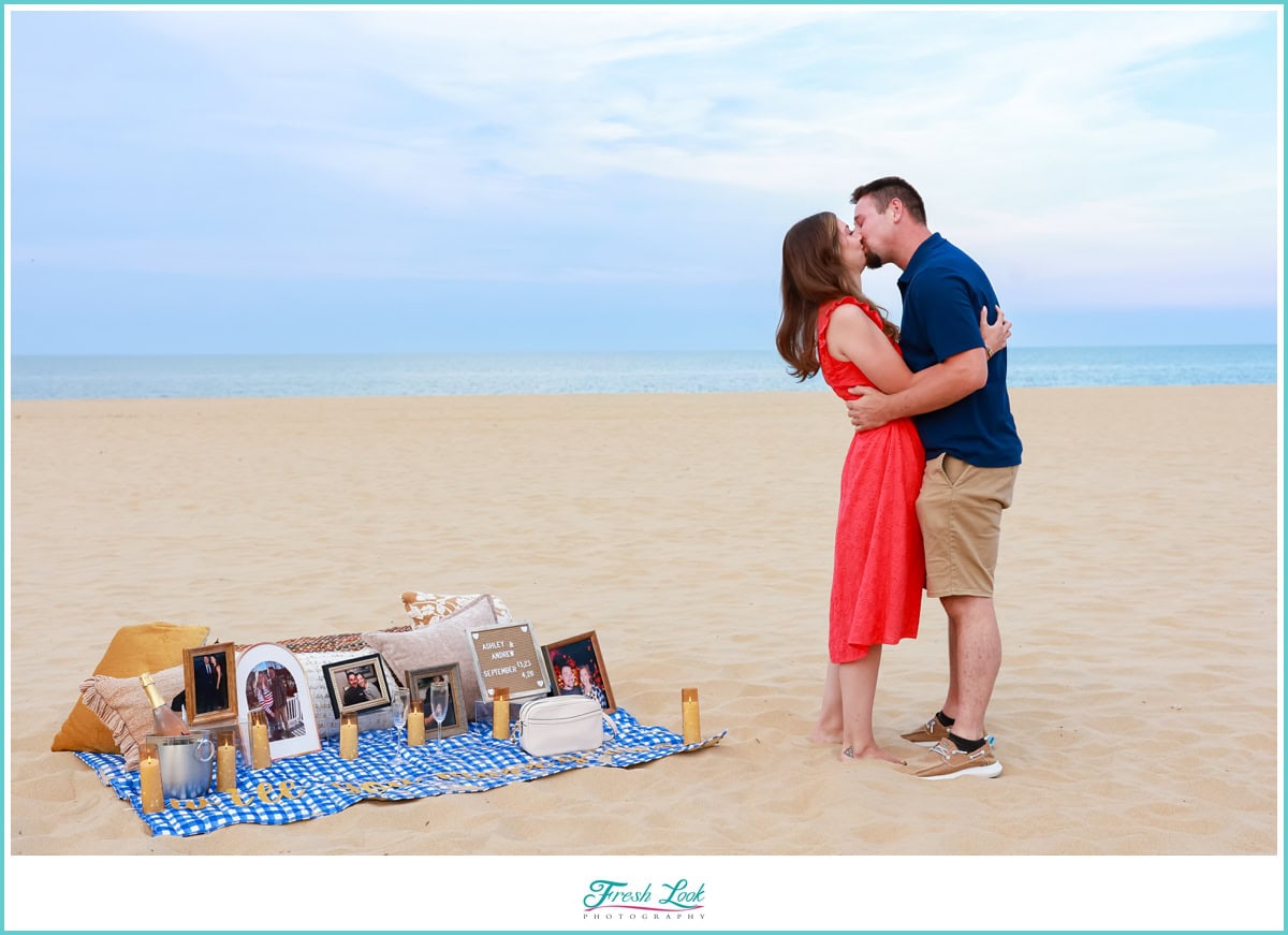 Fresh Look Photography_Proposal Photographer in Virginia Beach_0004 Beach Surprise Proposal Photoshoot